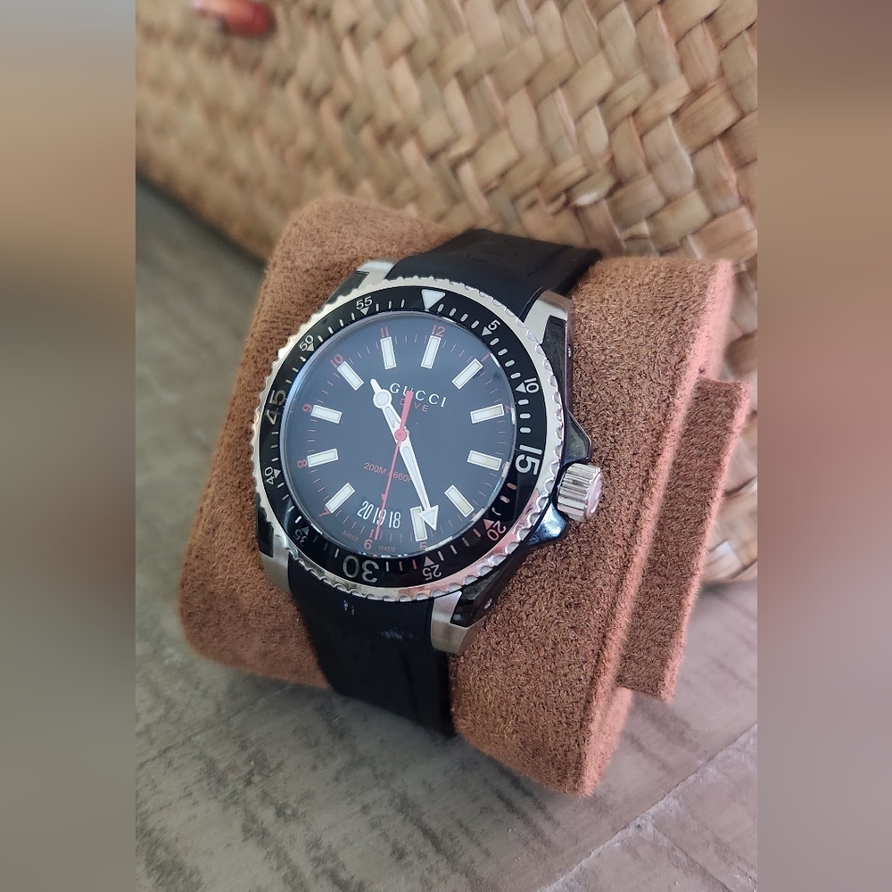 Gucci Black and Silver Watch